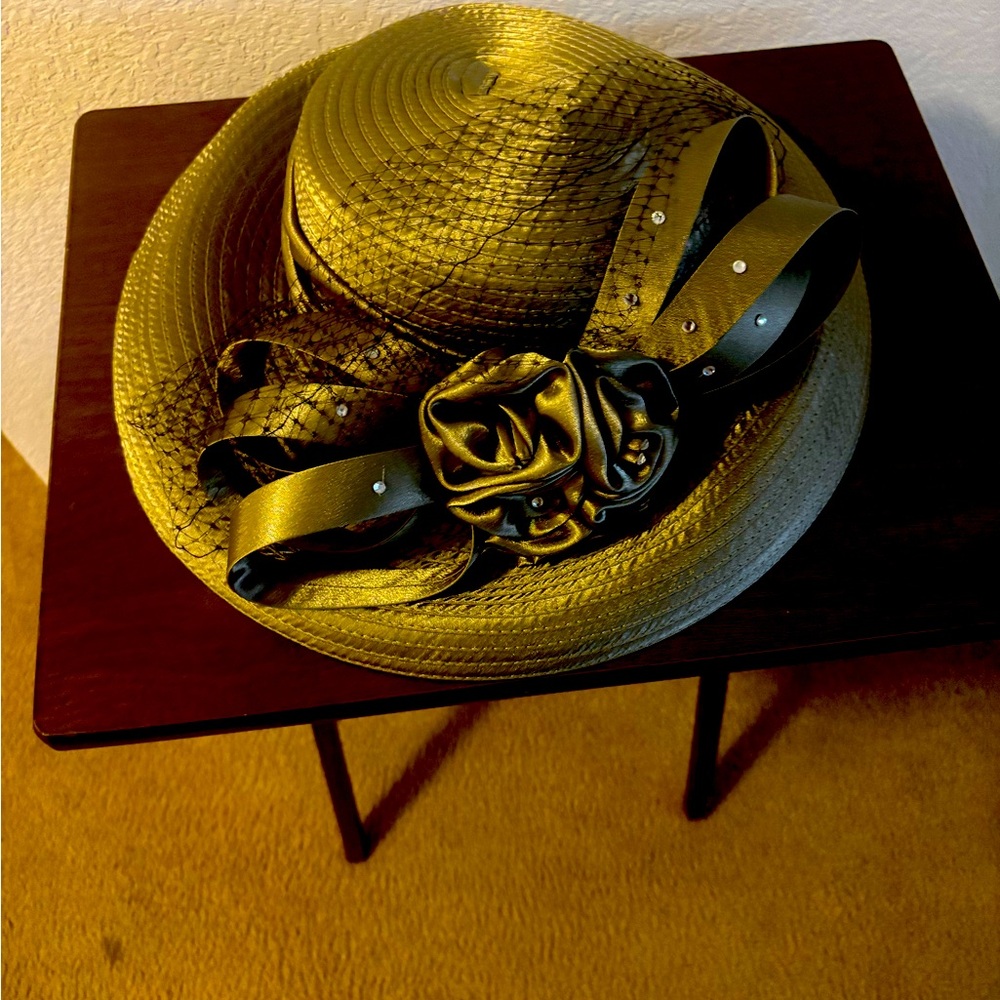 Lady’s church hat